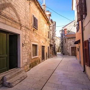 Apartment Center, Seafront With Terrace In, Umag